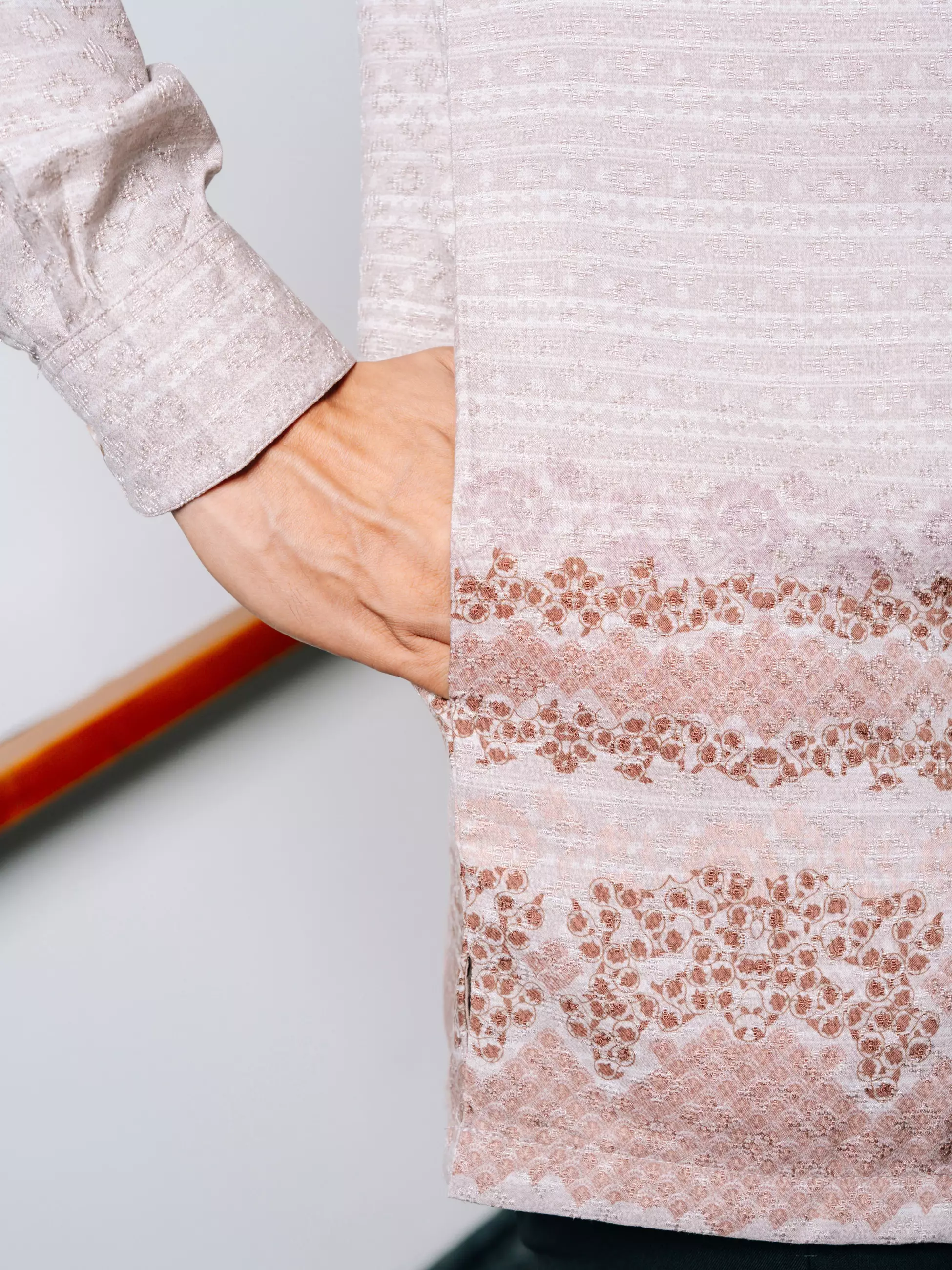 Kanaya Soft Pink Kemeja Batik Koko Pria Furing Lengan Panjang Regular Fit