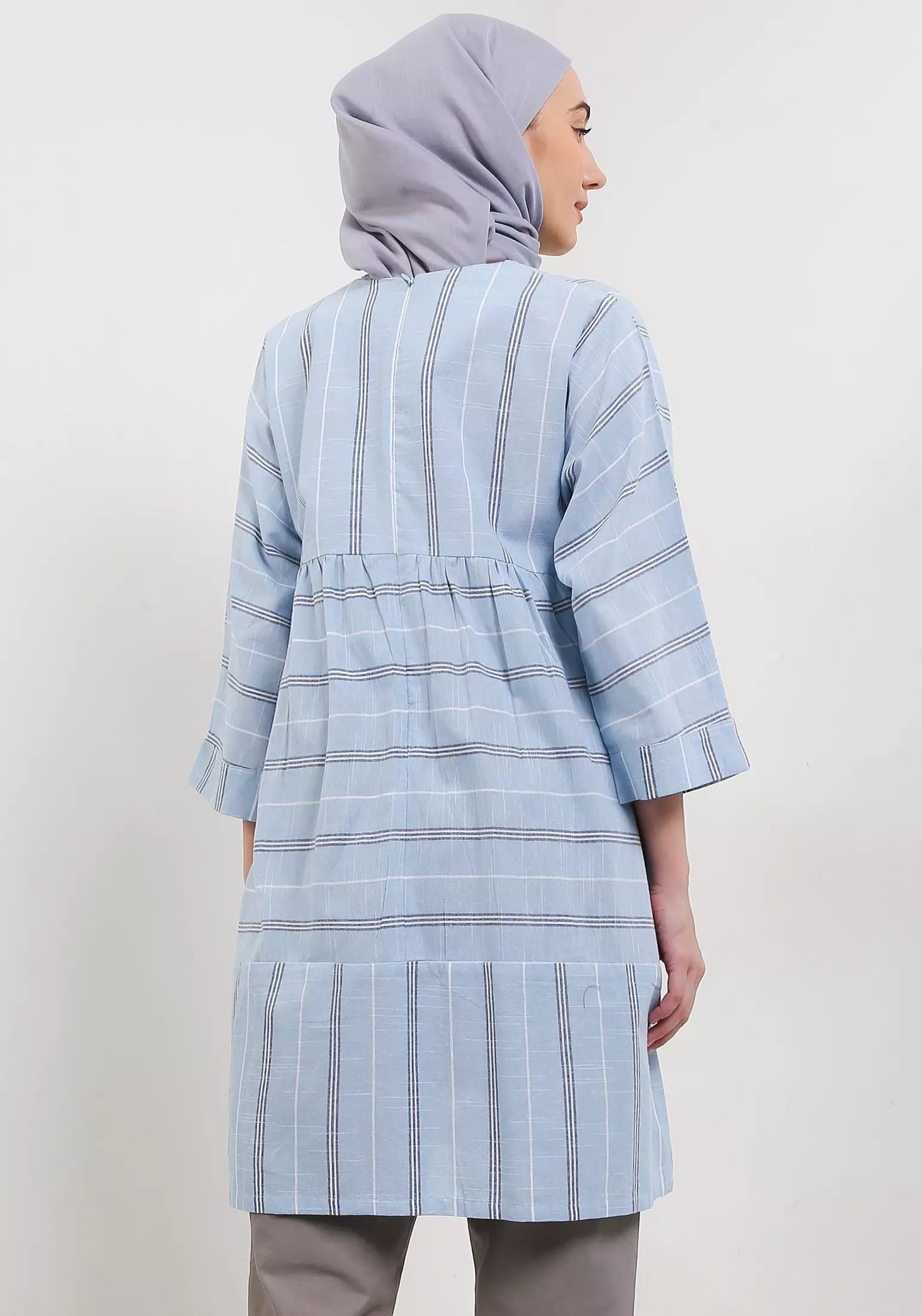 MFMW Halimoutu Tunik Biru Motif Salur