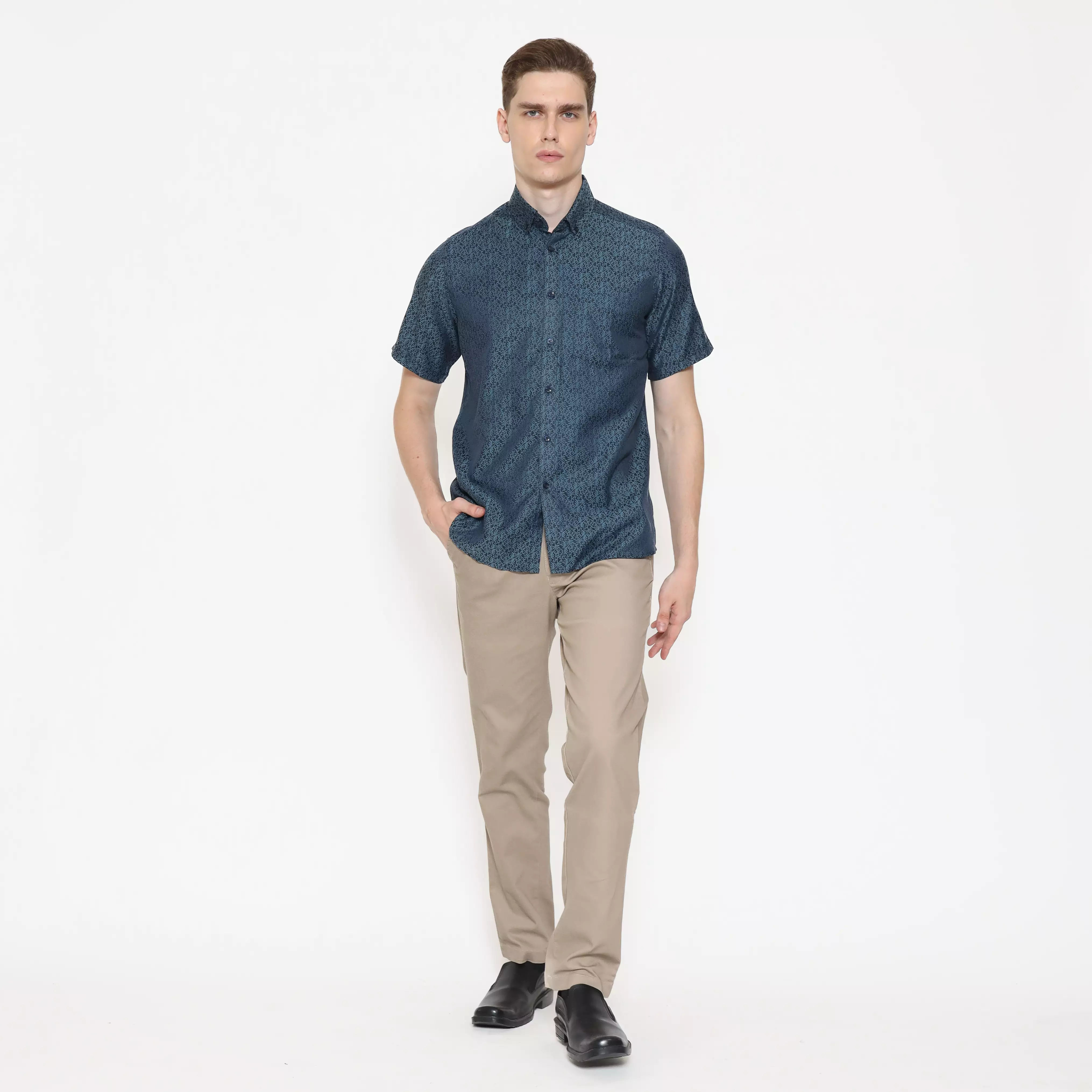 Schoeller Kemeja Formal Pria Lengan Pendek – Navy – Slim Fit | Artikel MSNS