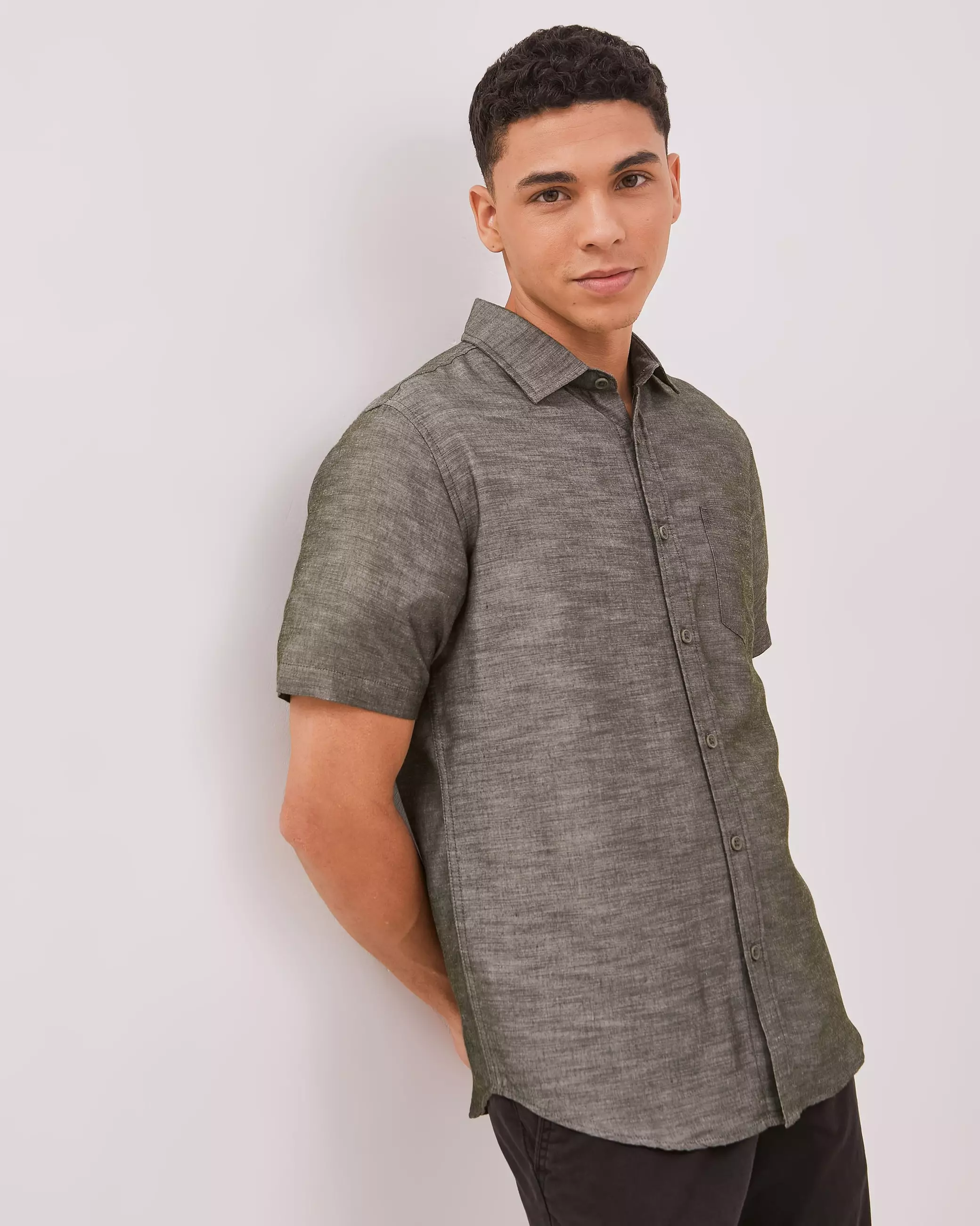 AMK Kemeja Pria Lengan Pendek SHS Gerald Ss Dark Olive