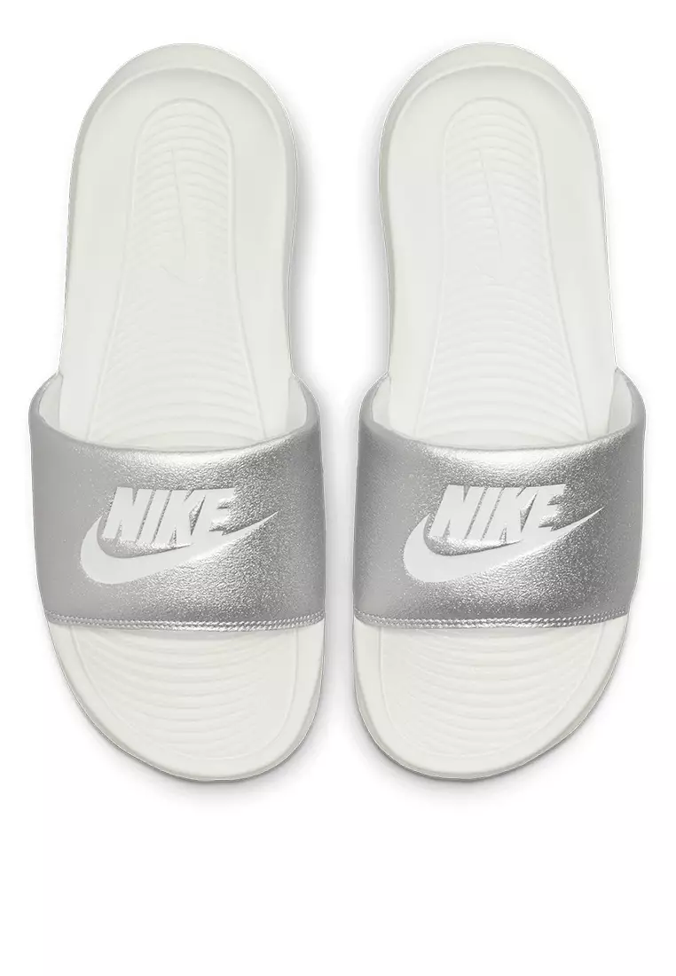 Nike clearance slides silver