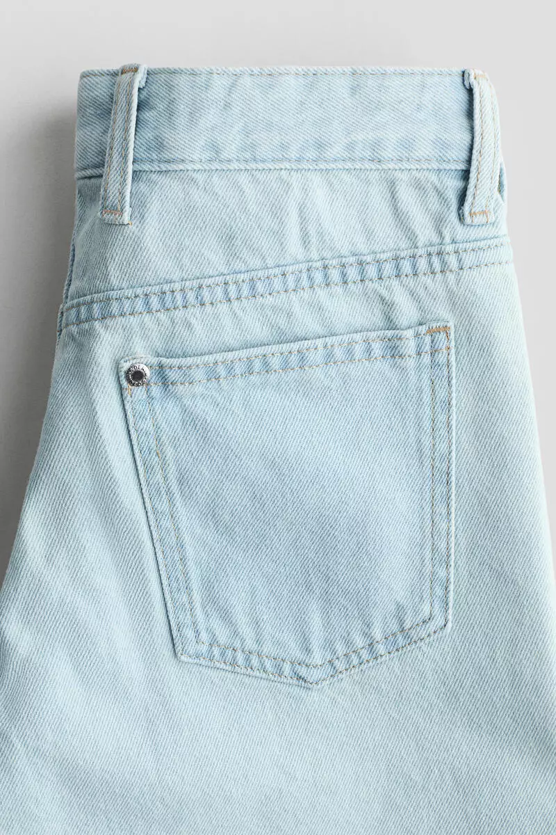 Loose-fit denim shorts
