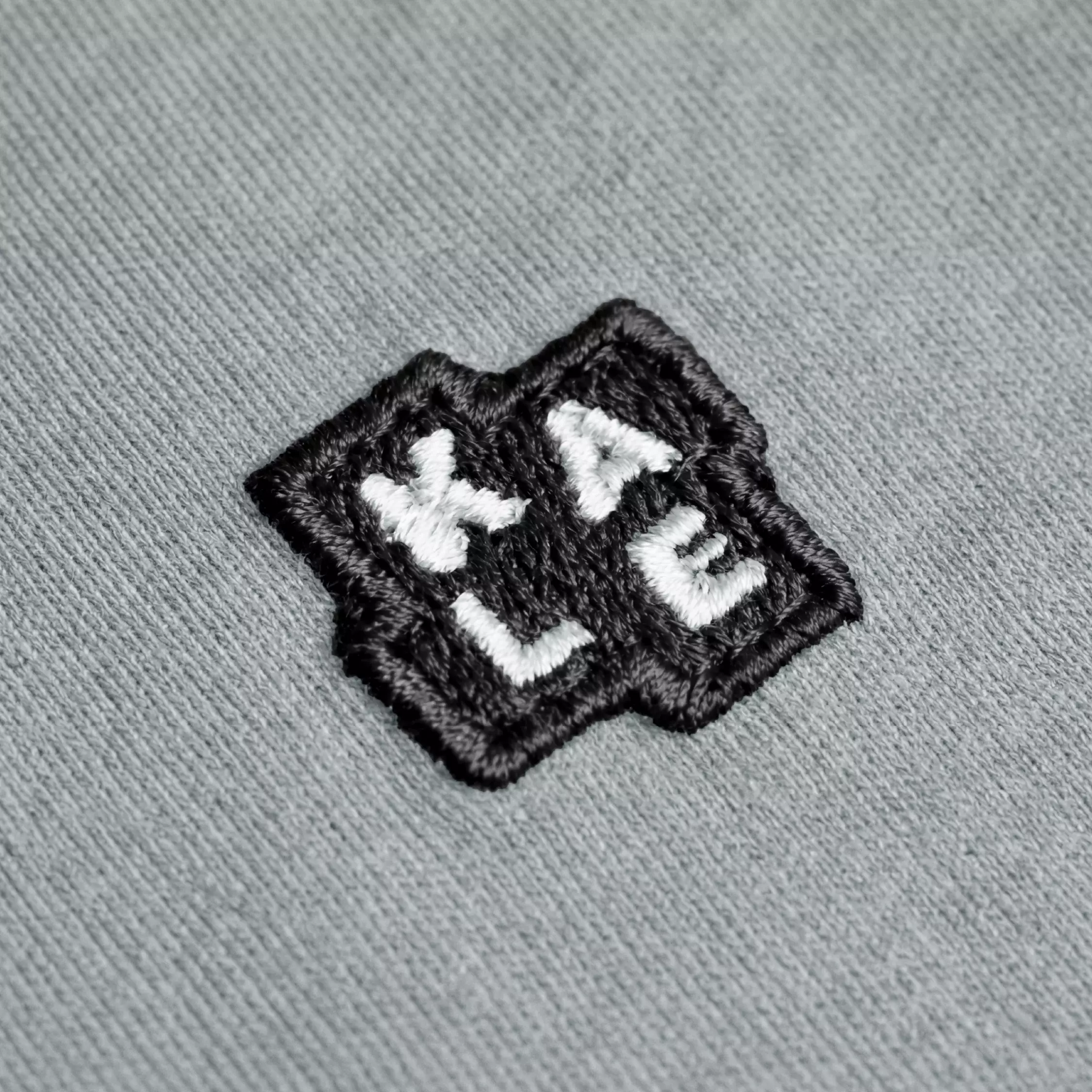 KALE NEO LIGHT GREY T-Shirt Fitted Tee Short Sleeve Cotton Cloudy