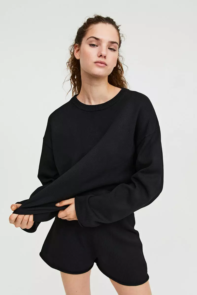 Black thin hotsell knit jumper