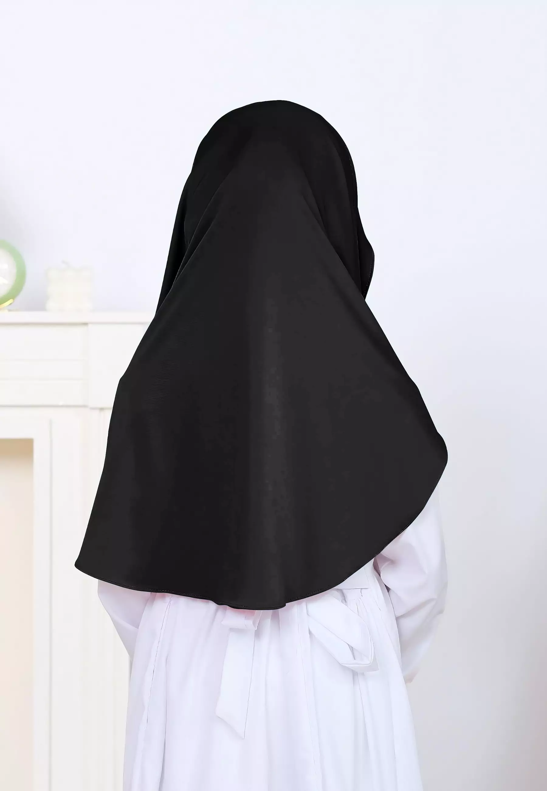 Hagia Curved Pashmina | Hijab Instan Anak | Kerudung Pashmina Inner Oval Anak - Charcoal Black