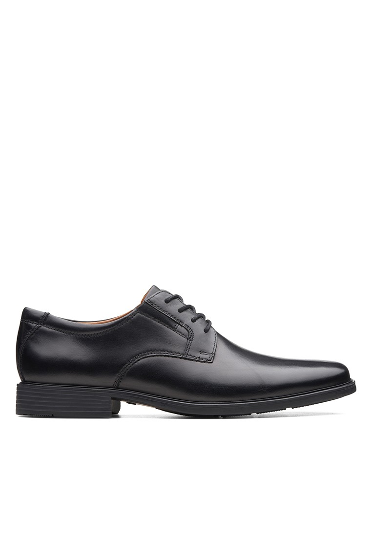 Clarks Tilden Plain Black Leather Mens Dress Shoes