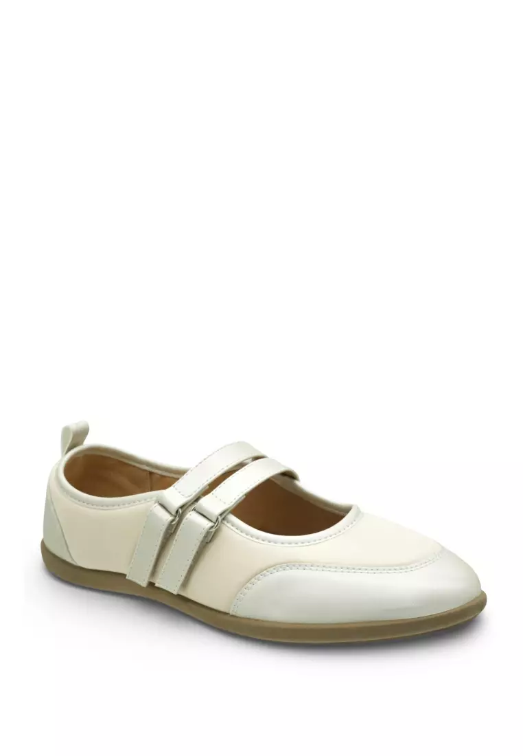 Women Slip On Lifestyle Sneakers - 260160401