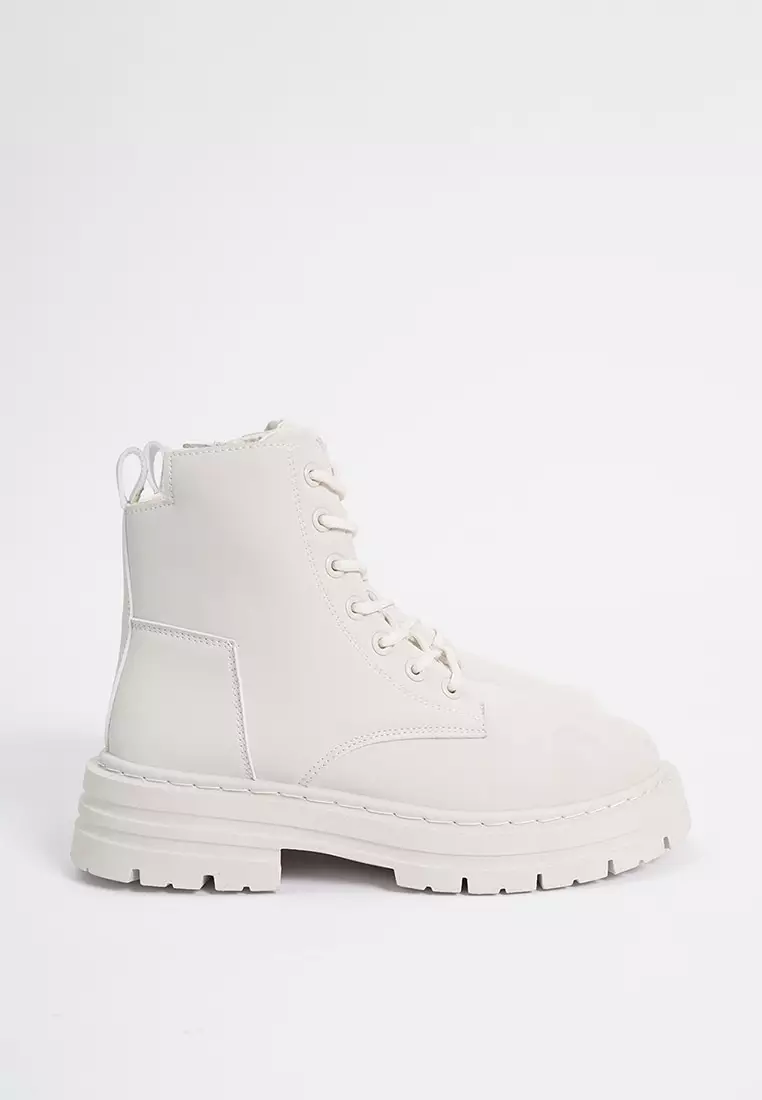 White boots with zipper online