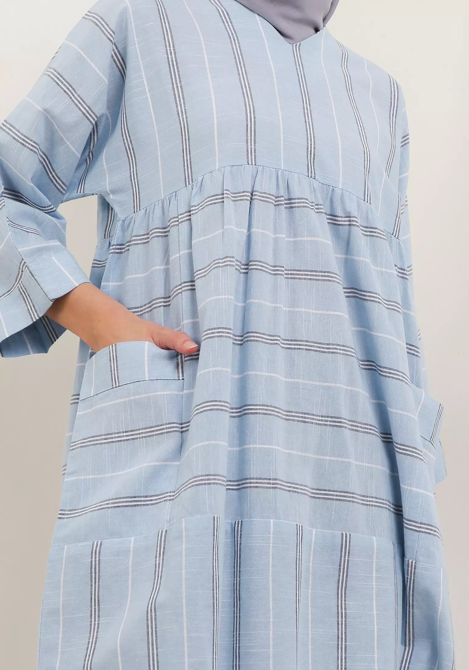 MFMW Halimoutu Tunik Biru Motif Salur