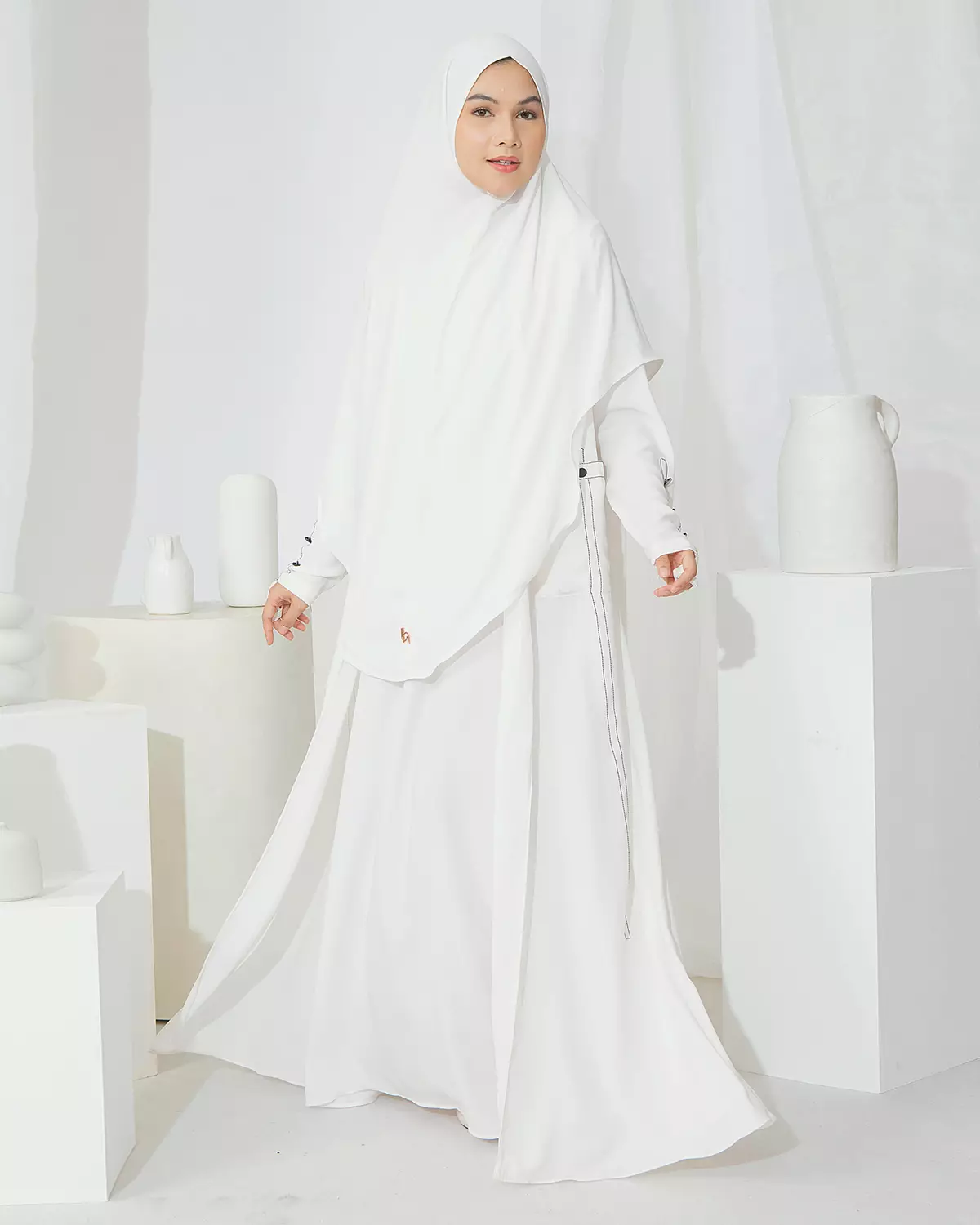 Meena Abaya Outer Broken White