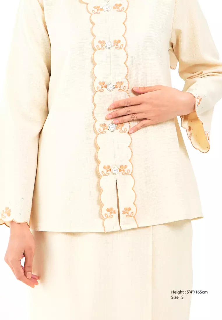 Gene Martino -Dea Ayu Kebaya Modern 8163