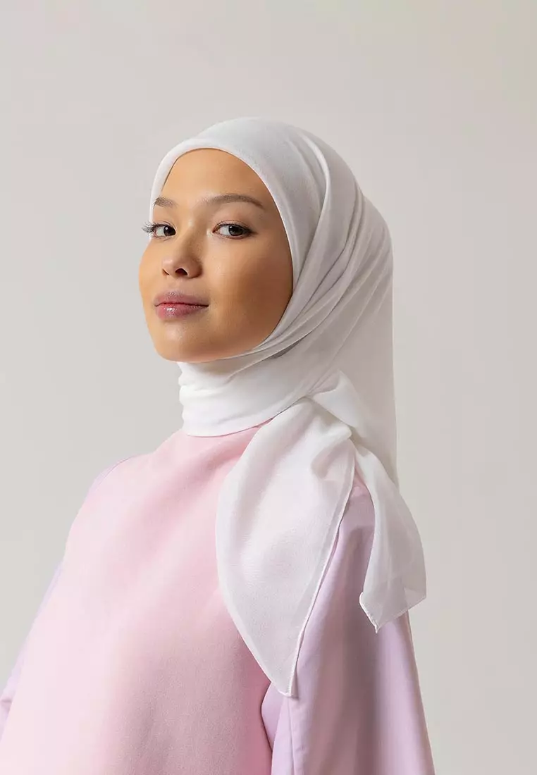 Ria Miranda Off White Rarina Scarf