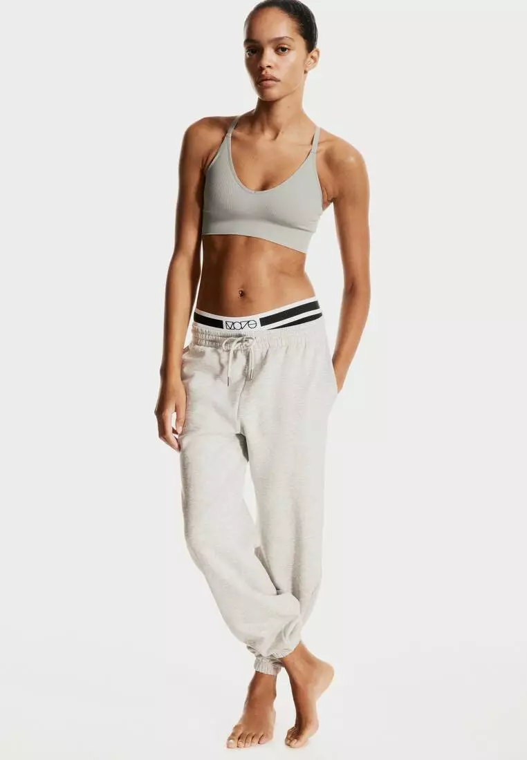 Seamless Medium Support Sports bra with DryMove™