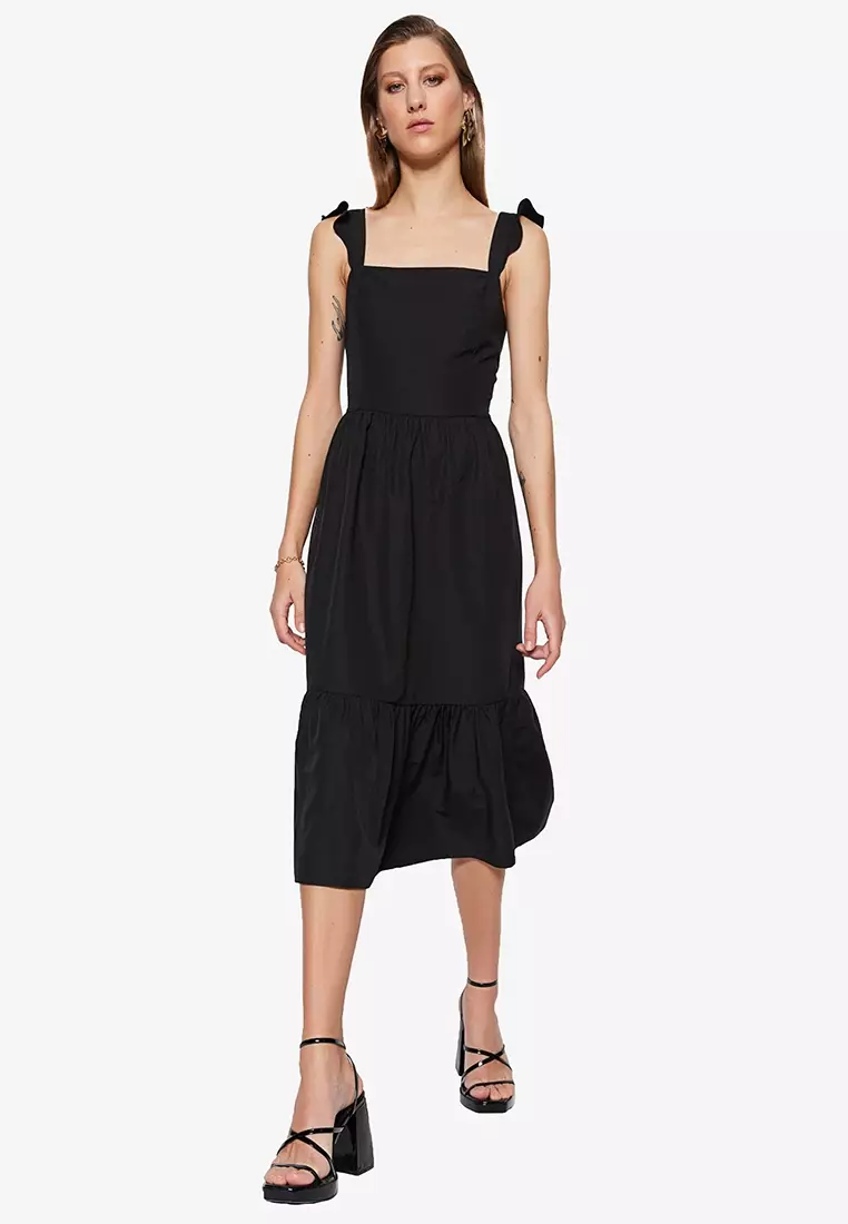 Buy Trendyol Straight Cut Dress in Black 2024 Online