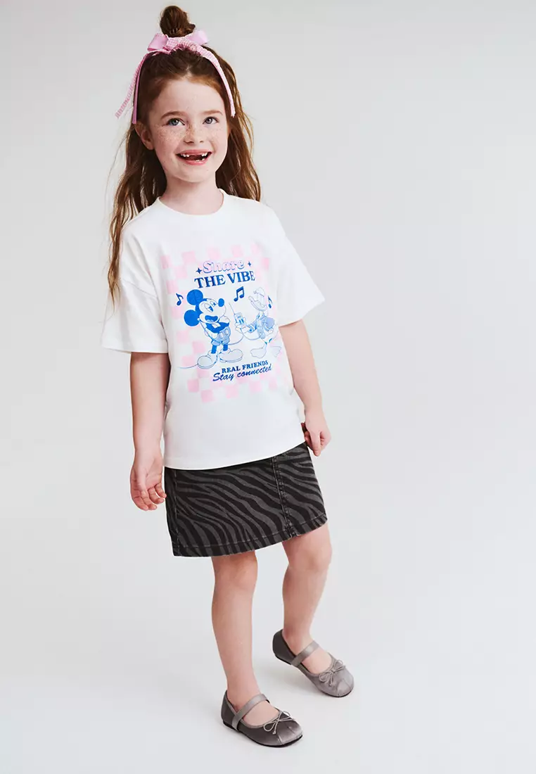 Licensed Drop Shoulder Short Sleeves Tee