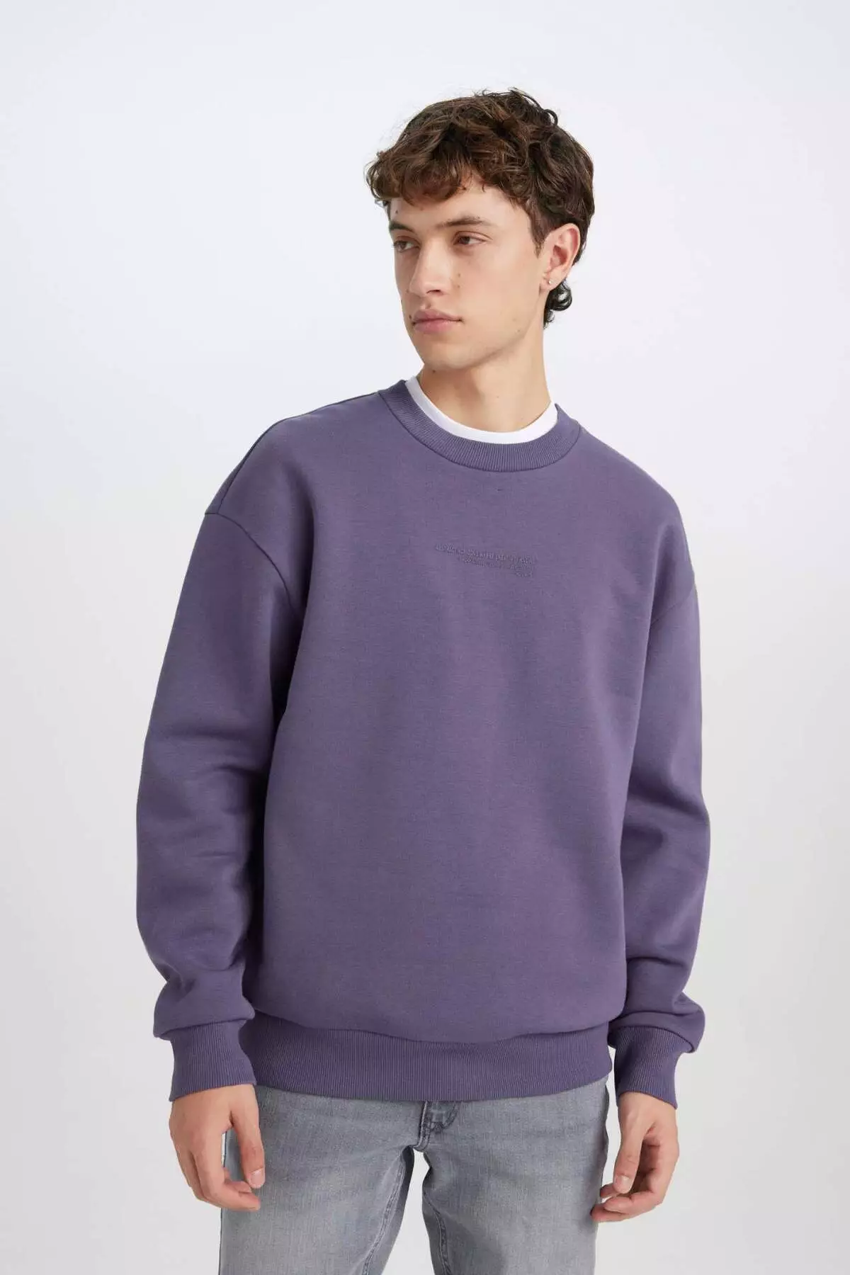 Crew Neck Boxy Fit Printed Sweatshirt X8282Az24Au