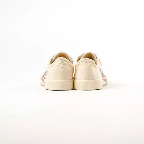 Sepatu BALENCIAGA PARIS GRAFFITI SPRAY BLACK CREAM LOW SNEAKER 100% ORIGINAL