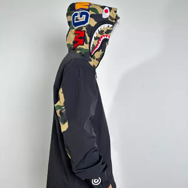 Jaket BAPE SHARK WGM CAMO YELLOW SHOULDER BLACK ZIP WIND JACKET 100% ORIGINAL