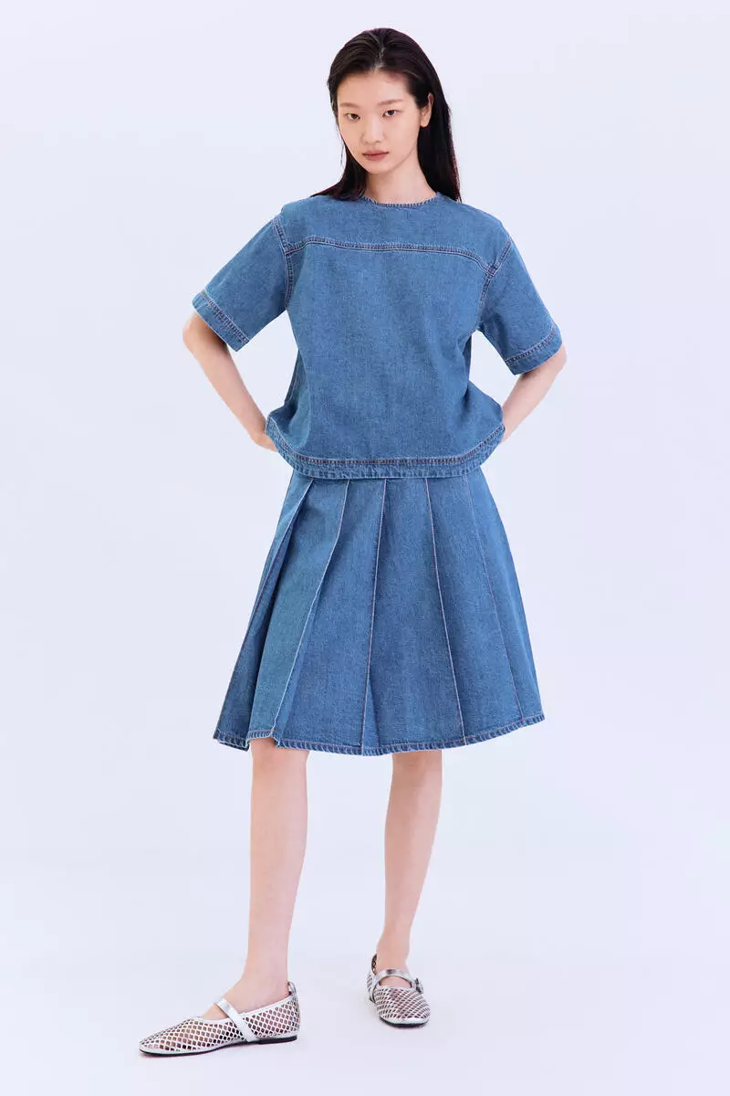 Short-sleeved denim top