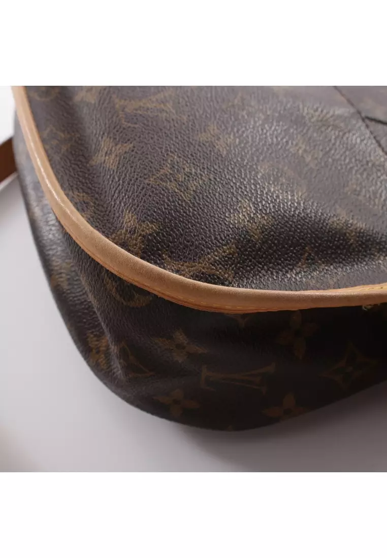 LOUIS VUITTON Vintage Monogram Croissant PM Shoulder Bag - A Retro