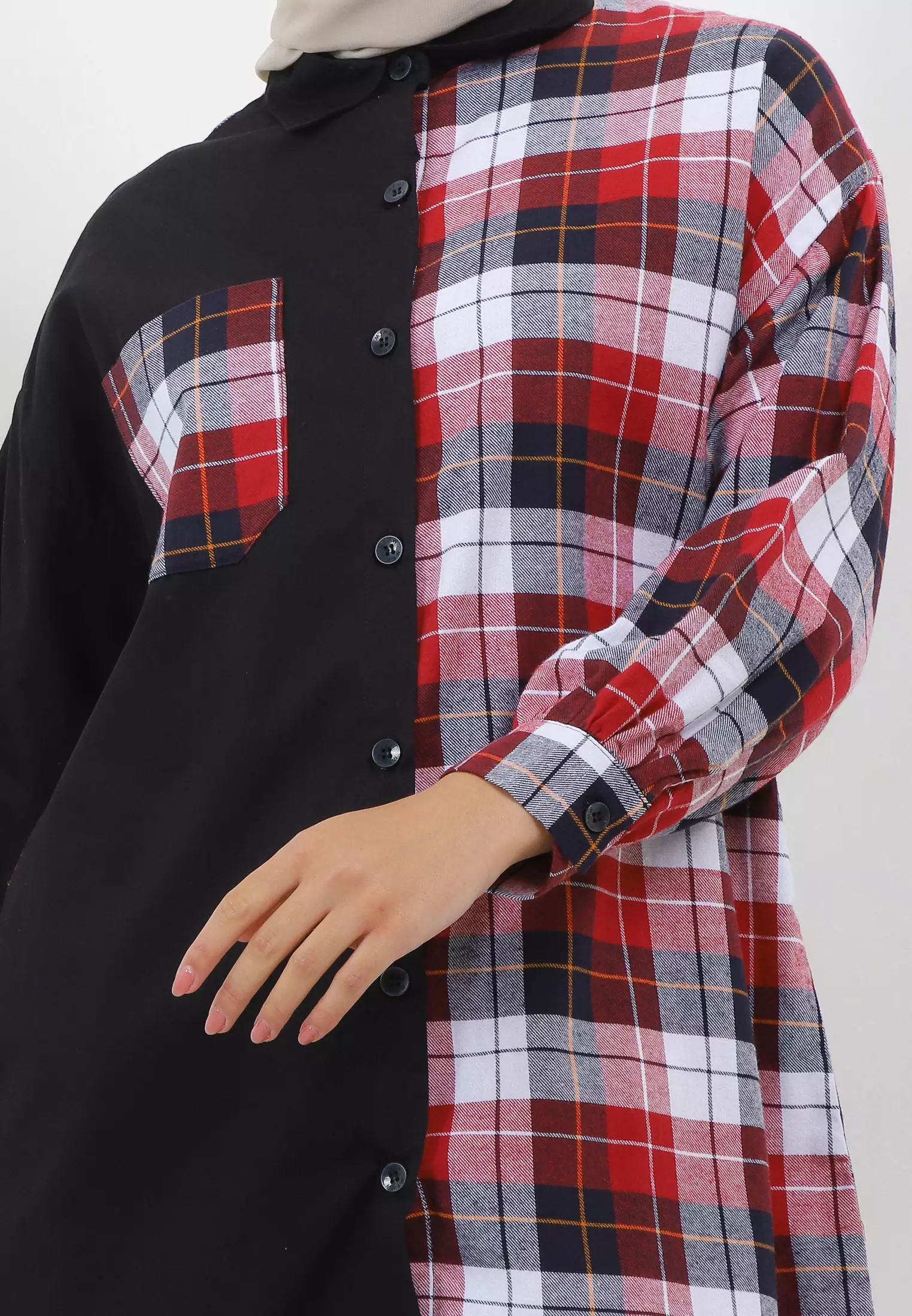 MFMW Zefayan Tunik Hitam Motif Kotak Merah