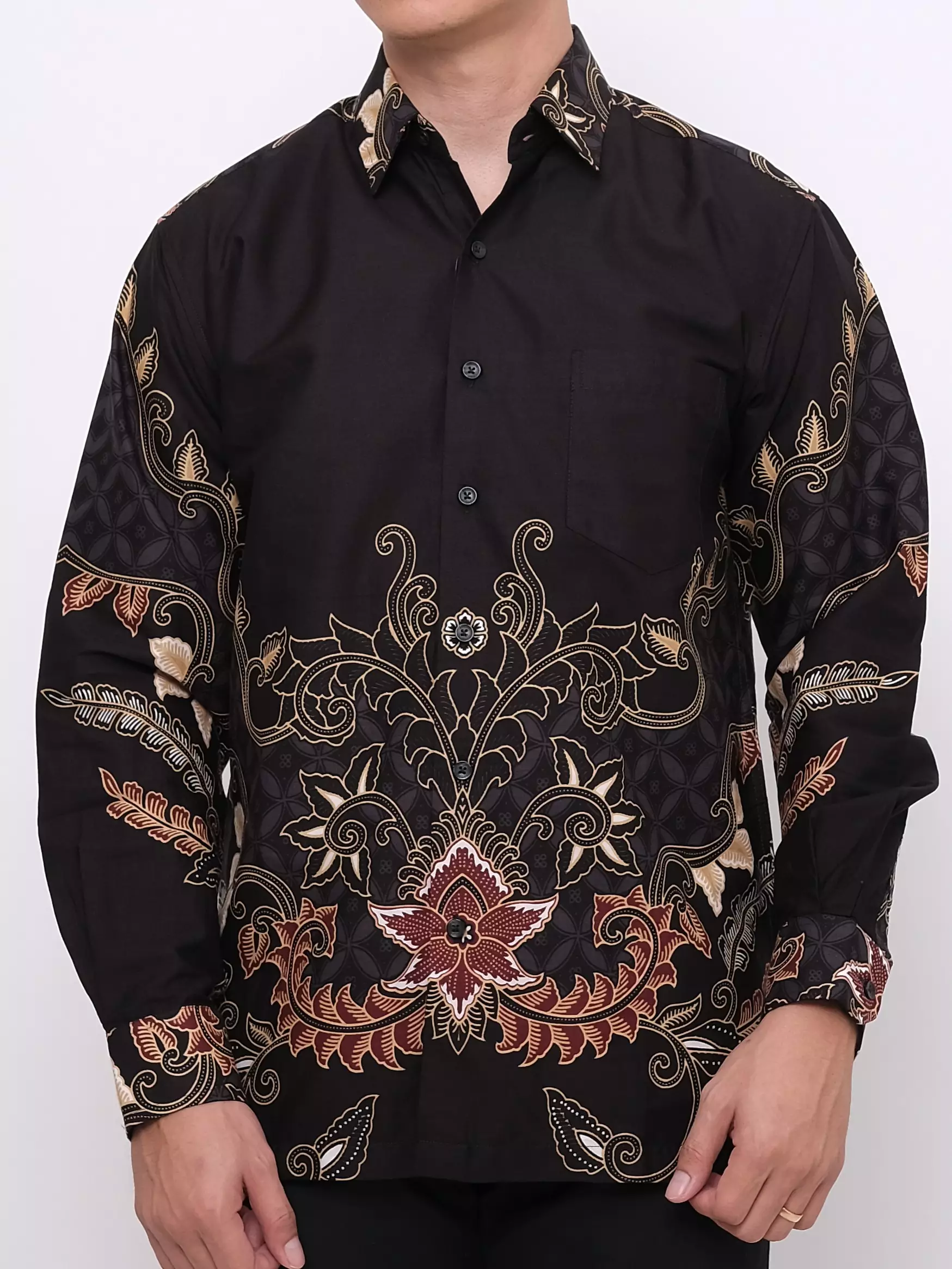 Andre Michel Kemeja Batik Lengan Panjang Hitam Motif Kembang 16745