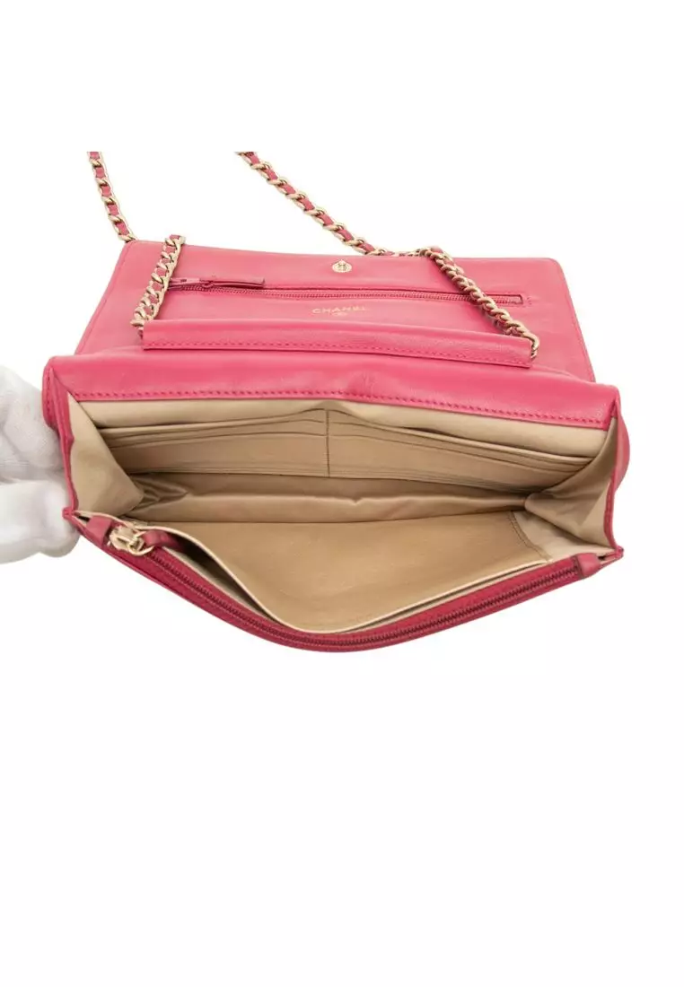 Pre-Loved Chanel Cc Embossed Lambskin Camellia Wallet On Chain