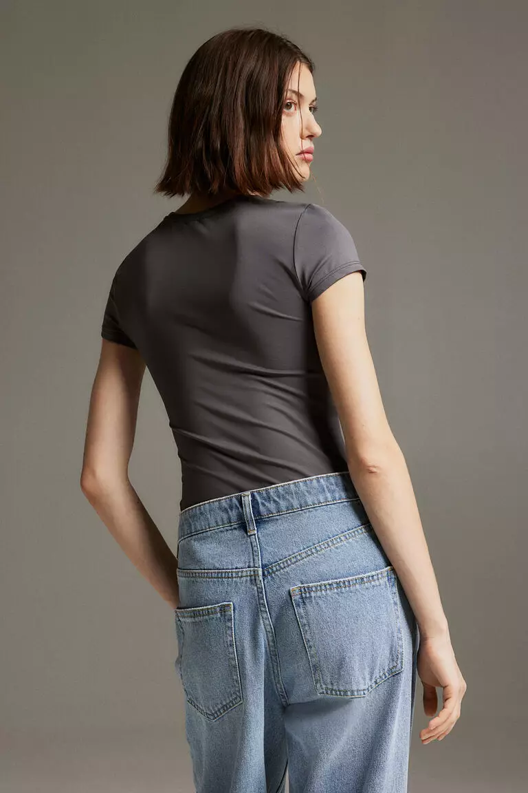 Jual H&M Fitted microfibre Tshirt Original 2024 ZALORA Indonesia