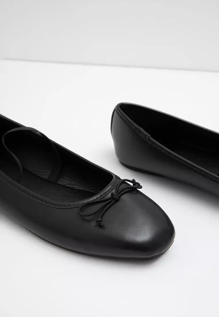 Sofia Maika Mary Jane Flat Black