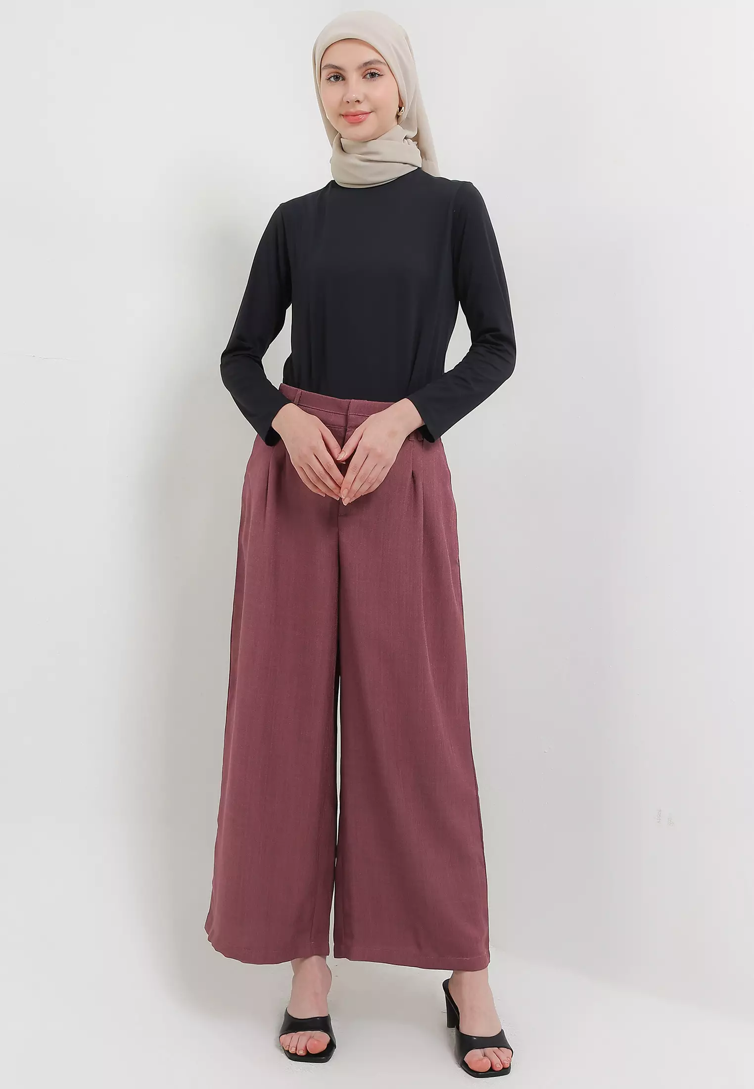 MFMW Aiza Celana Panjang Kulot Red Velvet