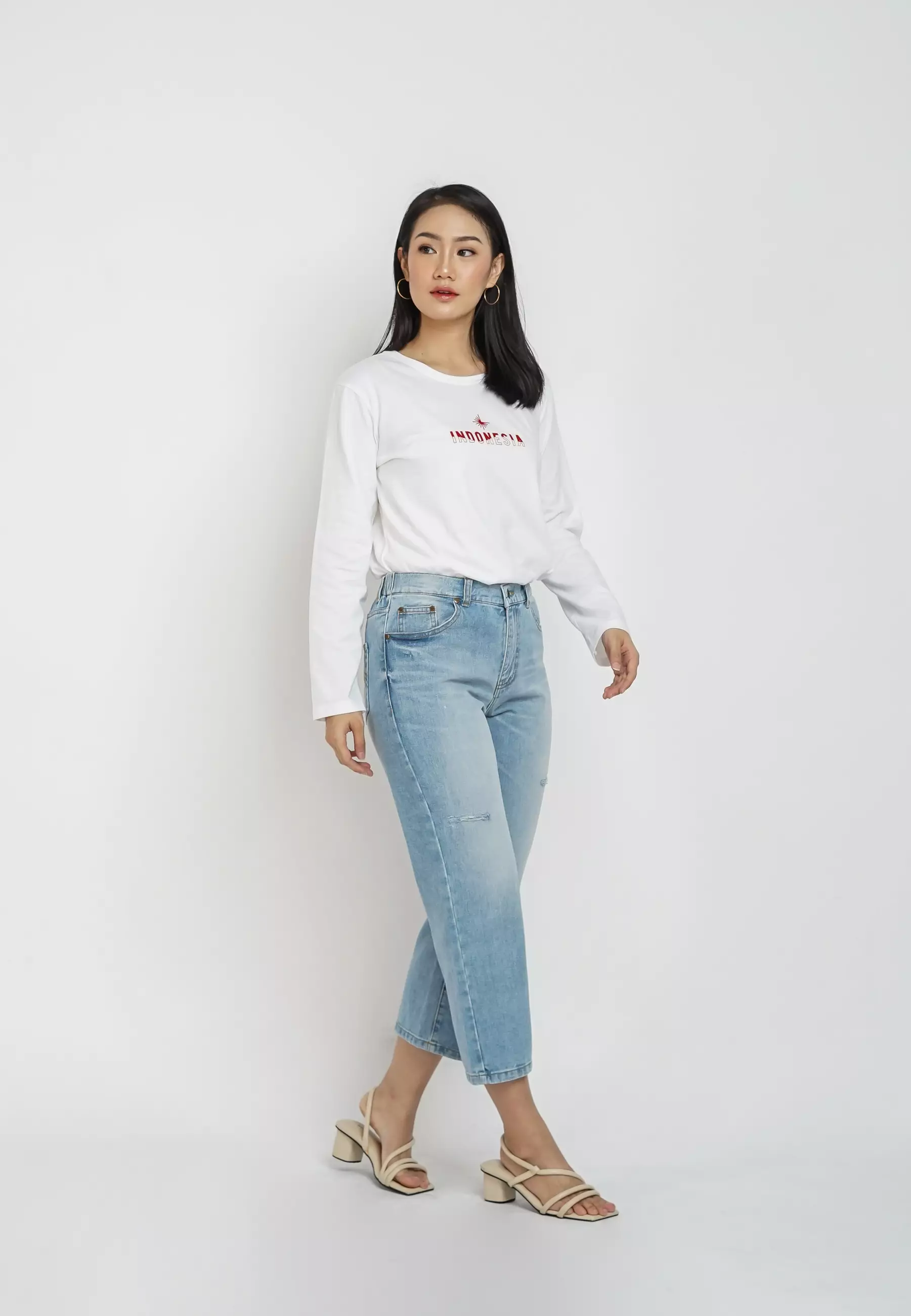 Light Wash Ripped Cropped Jeans 3802 (G.3802)