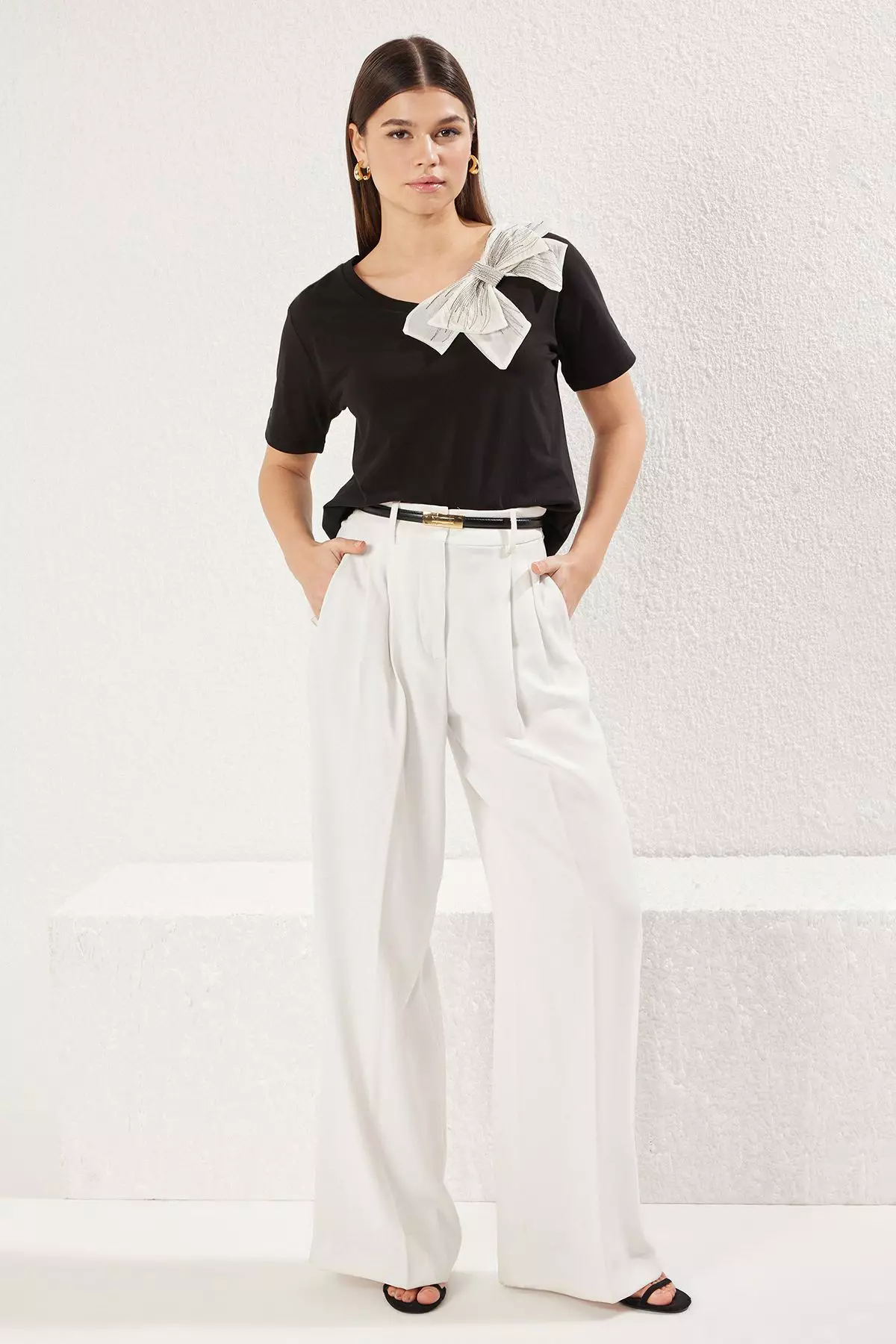 Black Bow Accessory Detail Oversize/Wide Pattern Knitted T-Shirt Twoss25Ts00044