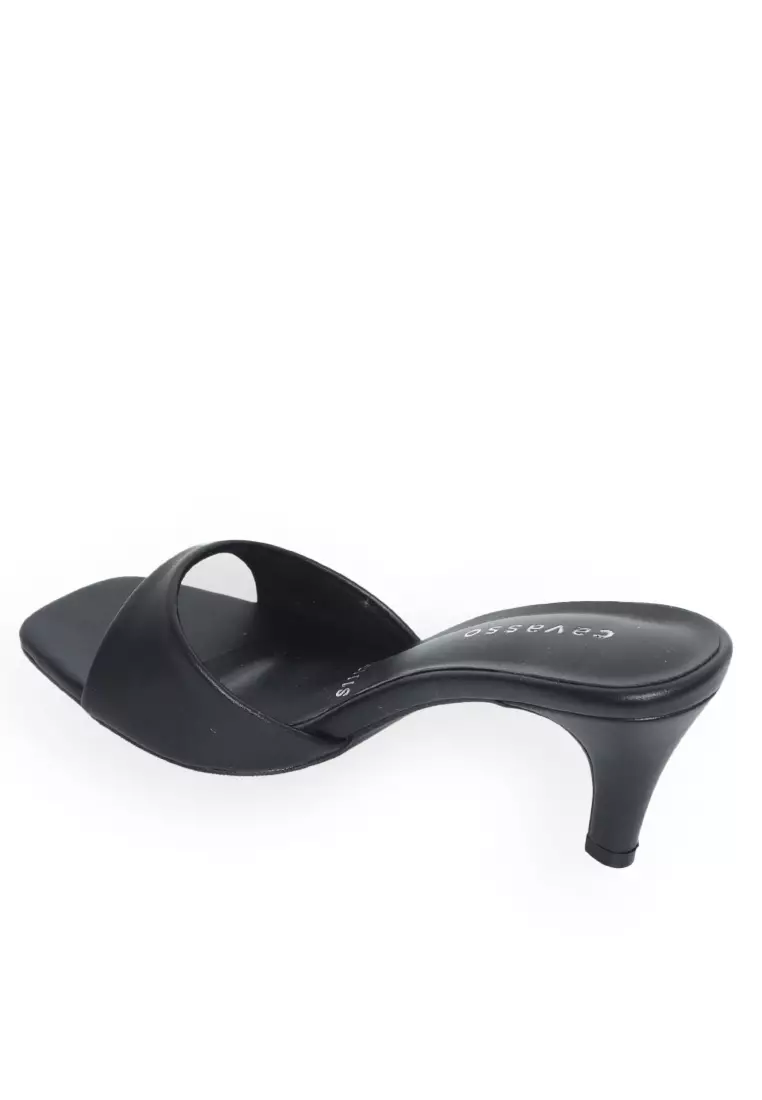Aruna Black