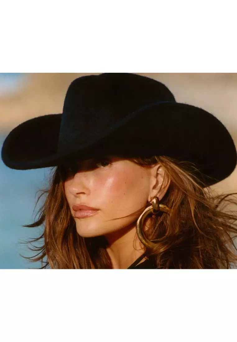 Pocket Blush in Tan Line