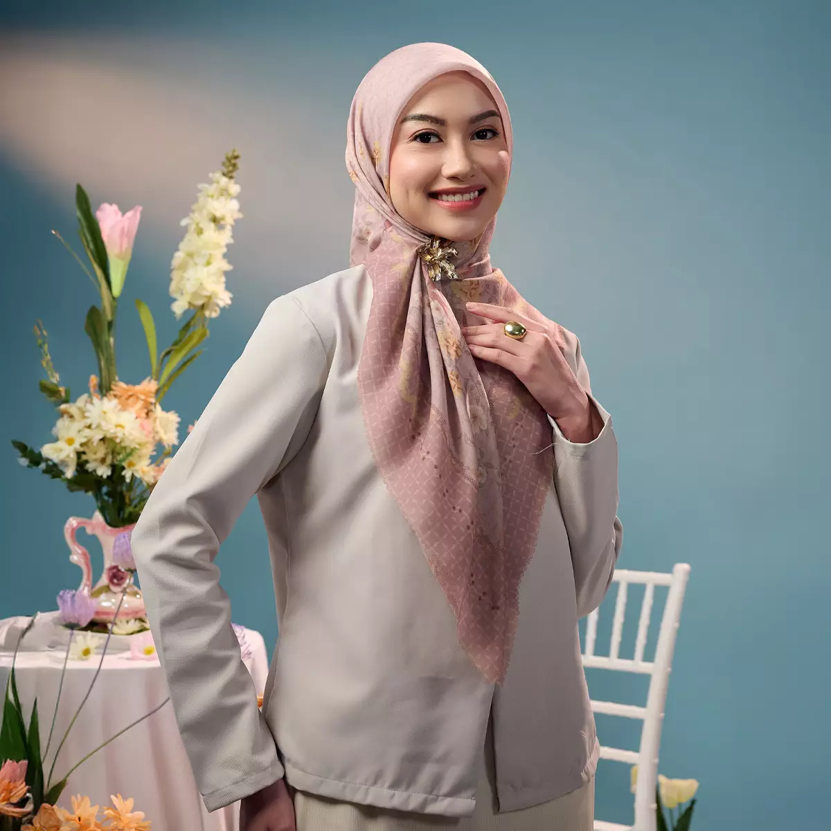 [INCLUDE HARD BOX] ZM Zaskia Mecca - Scarf Bunga Pertiwi Edisi Cut Nyak Dien Pink | Material Voal Alaska Premium | Hijab Motif Segi Empat