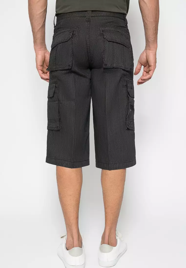 LGS - Celana Cargo Pendek Pria Hitam Garis-Garis LECR.335.271.153.7C