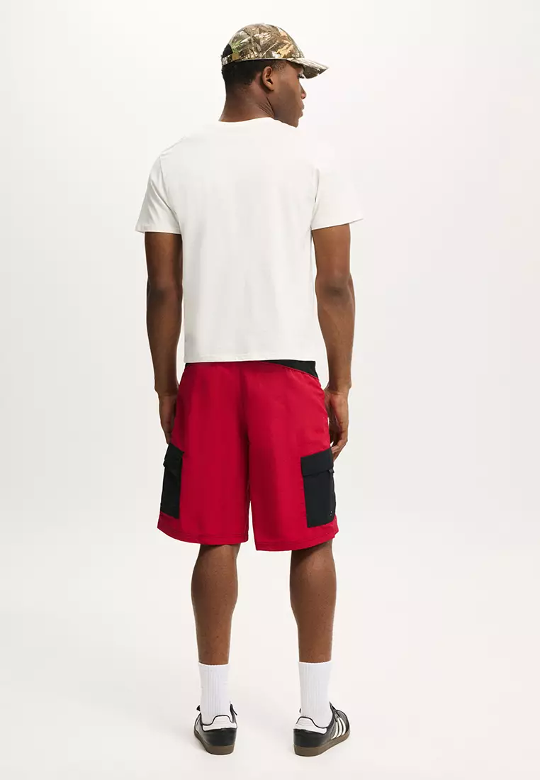 特寬鬆滑板短褲