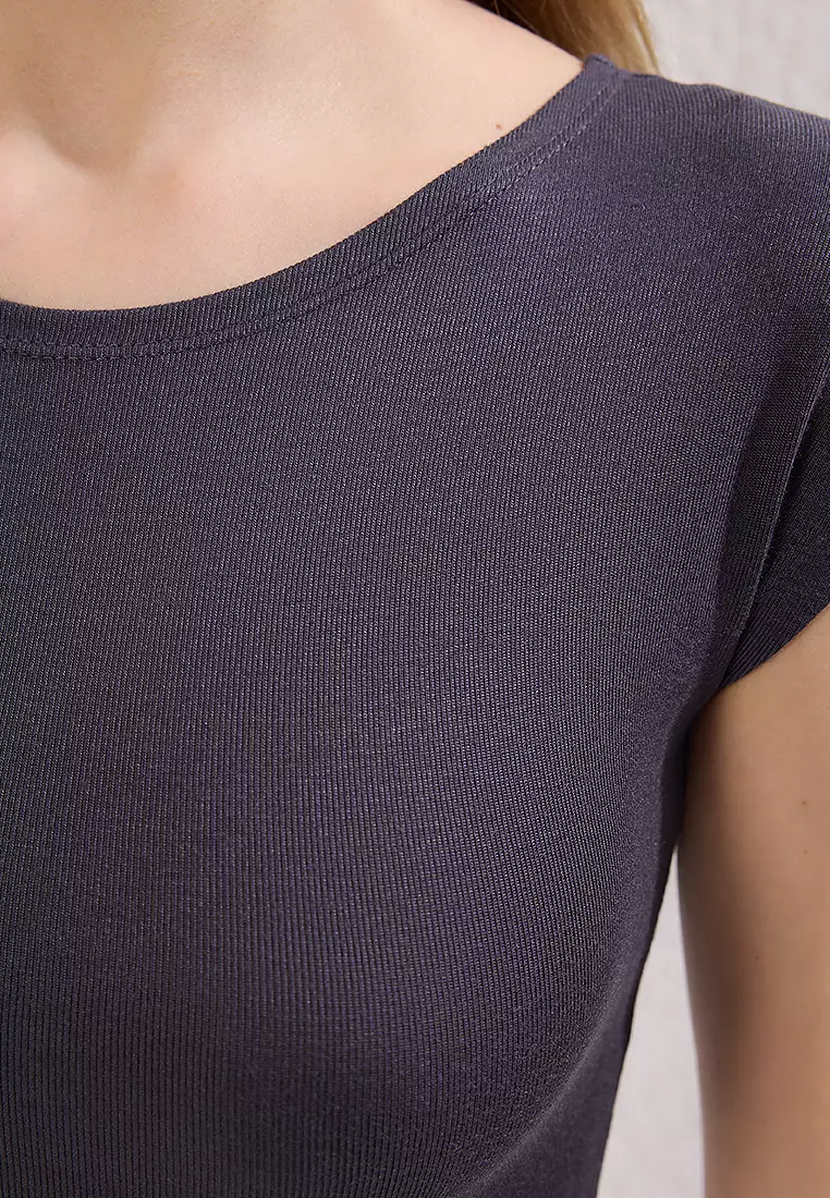 Anthracite Crew Neck Moon Sleeve Fitted/Fits Crop Knit Blouse