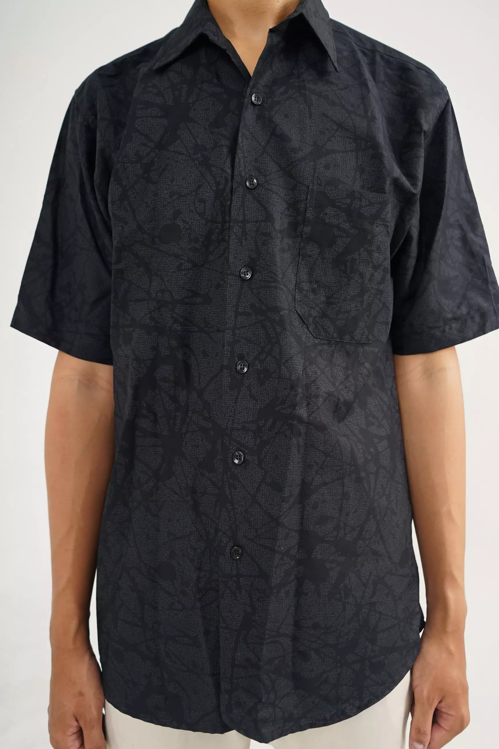 Andre Michel Kemeja Lengan Pendek Motif Hitam 16647