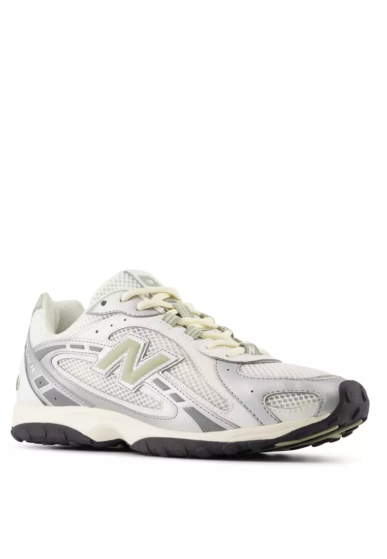 204L Classic Lifestyle Shoes