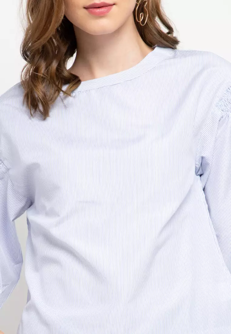 Smooth Stripes With Variation Smok On Hand