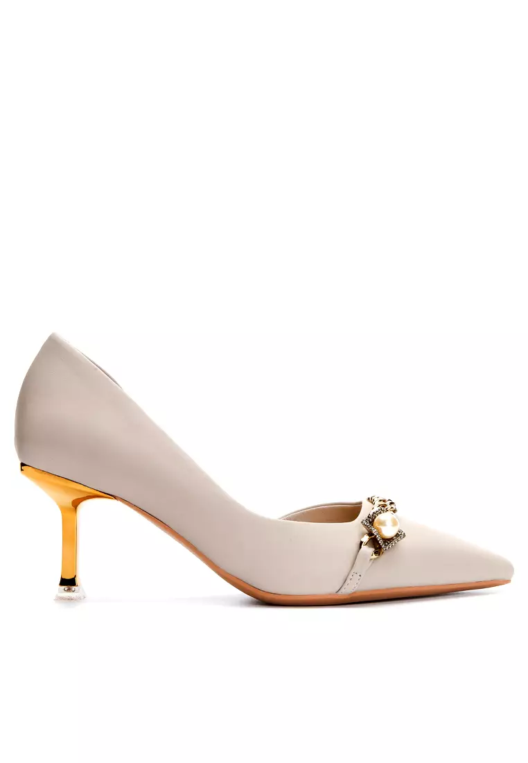 Discount on Twenty Eight Shoes  shoes - SKU: 7CM Pointed Pearl Buckle Mid Heel Shoes YLT175-A2