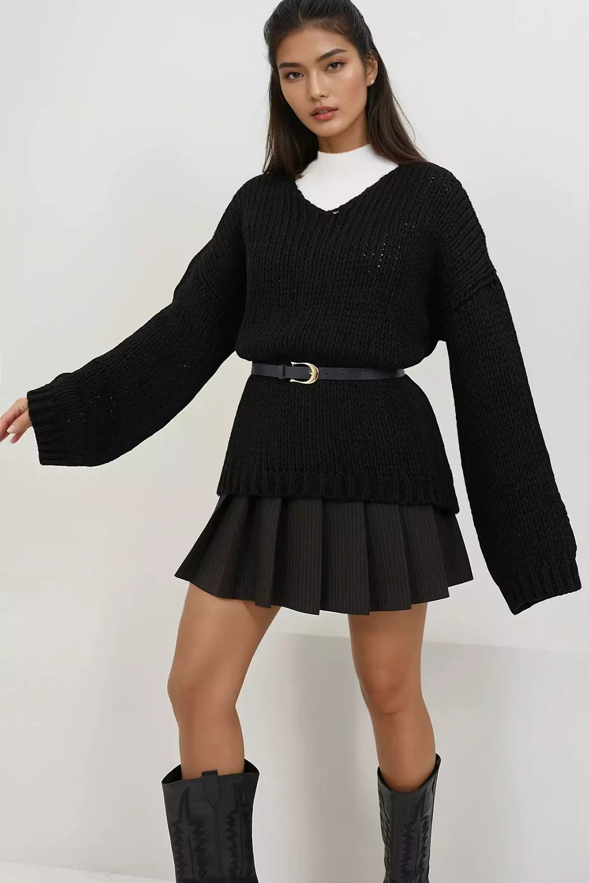 Black V-Neck Thick Thessaloniki Knitted Soft Textured Oversize Sweater Alc-X14850