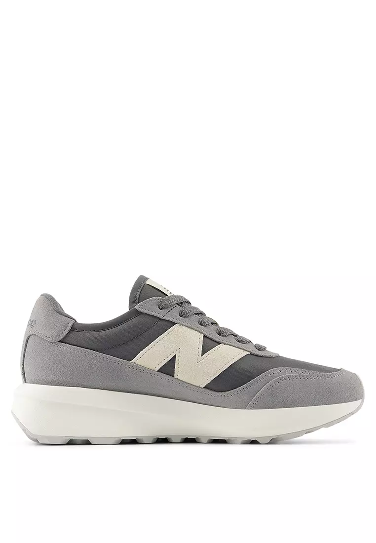 370 Classic Lifestyle Shoes