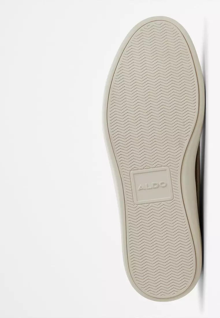 Finespec Low-Top Sneakers