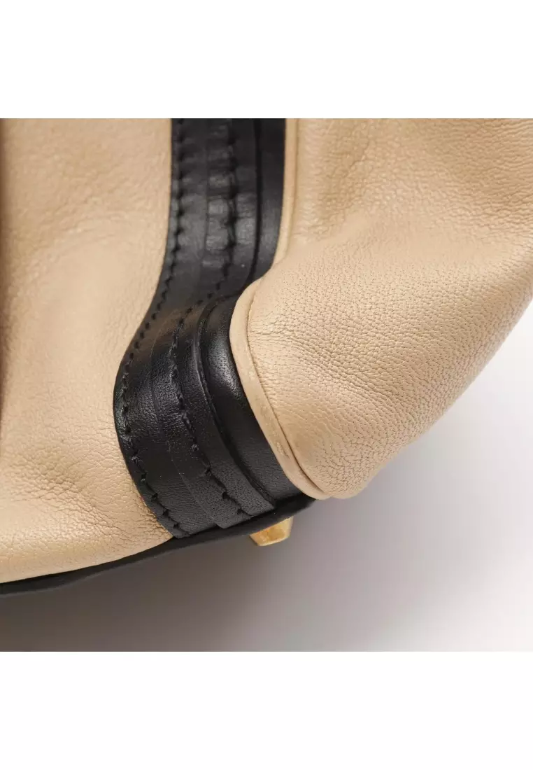 Pre-Loved Chloé ALICE Alice Handbag leather beige black 2WAY