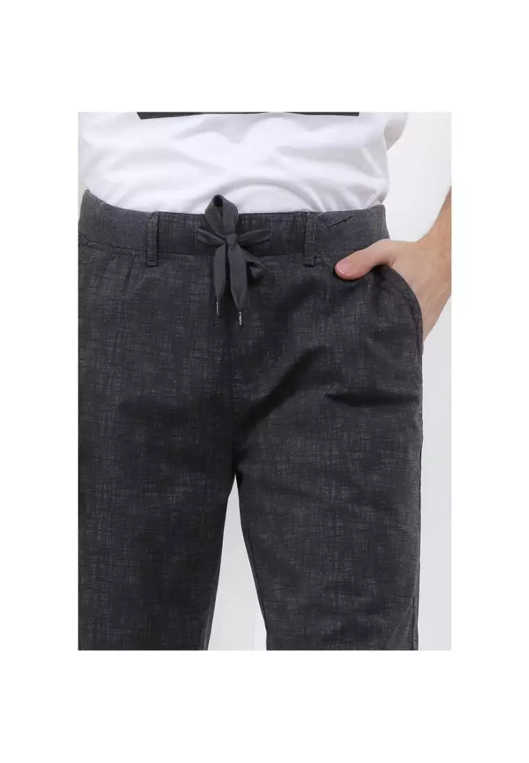 TRIPLE Celana Pendek Chinos Stretch (348 848 DGR) - Dark Grey