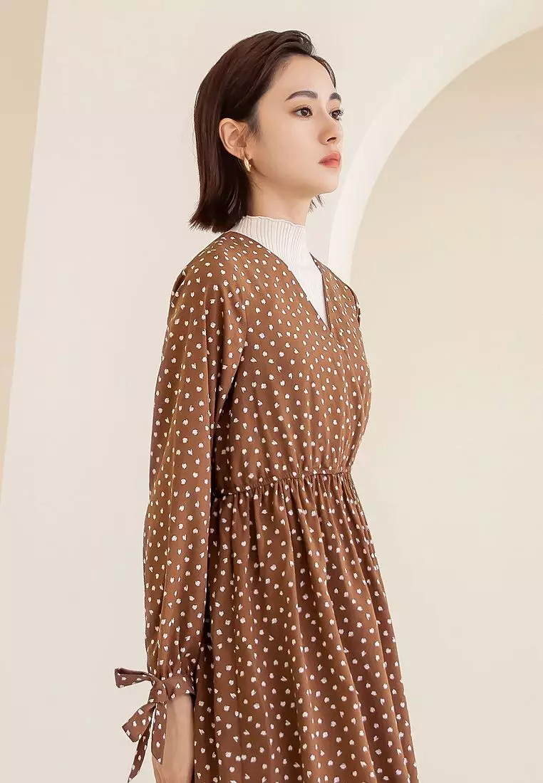 V-Neck Polka Dot Long Sleeve Tie-Waist Flared Midi Dress with Ruffle Hem [DA9448]