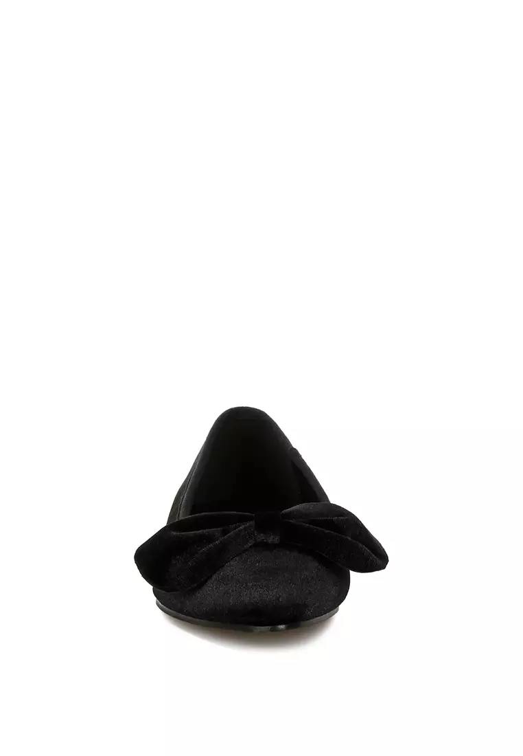 Balerina Busur Beludru Mewah dalam Warna Hitam
