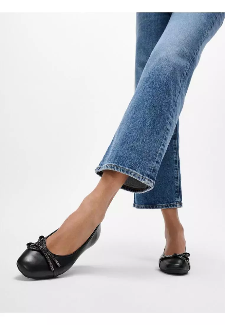 Delicato Glitz-Bow Leather Ballet Flats
